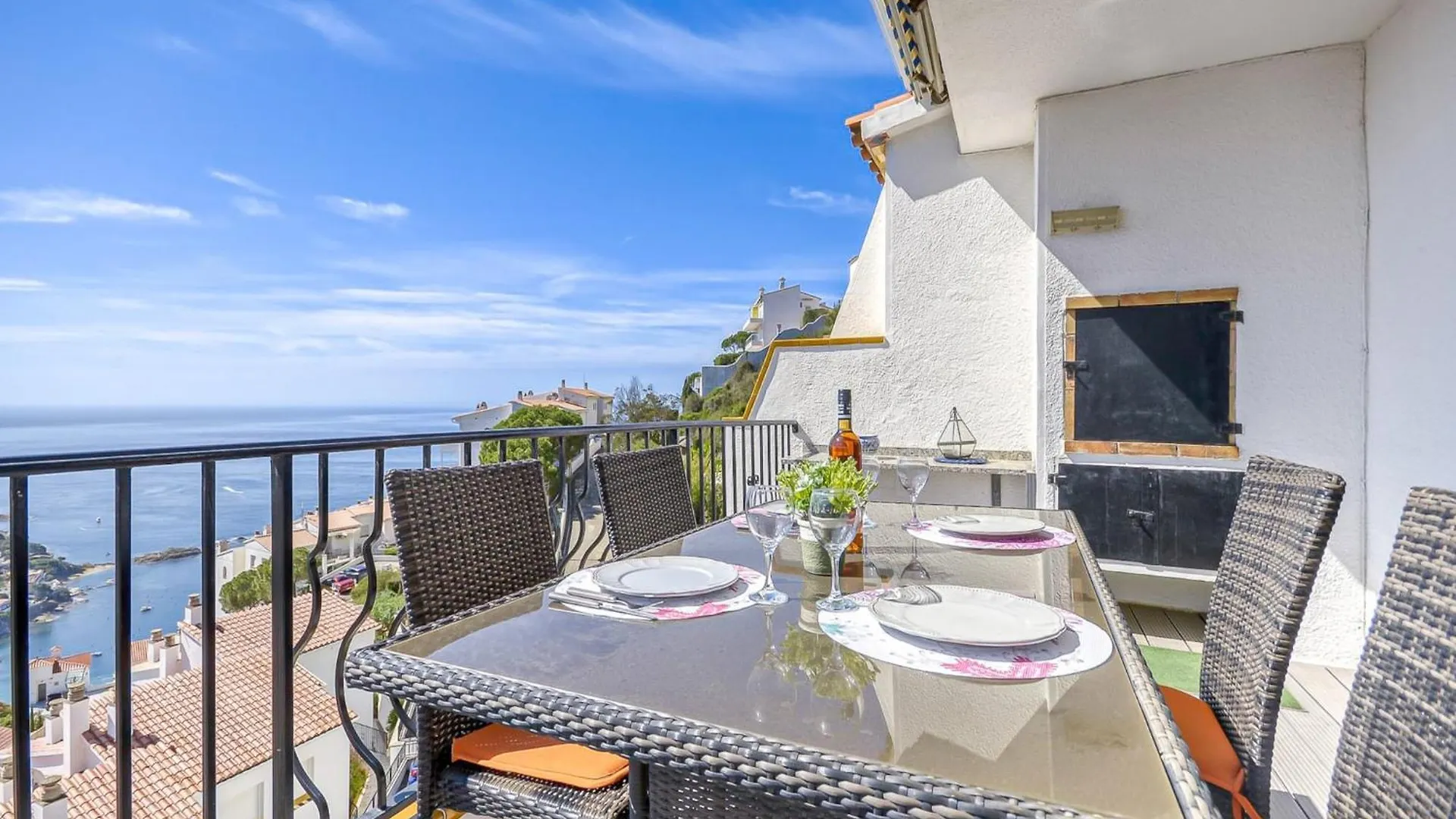 Apartment In Roses By The Beach