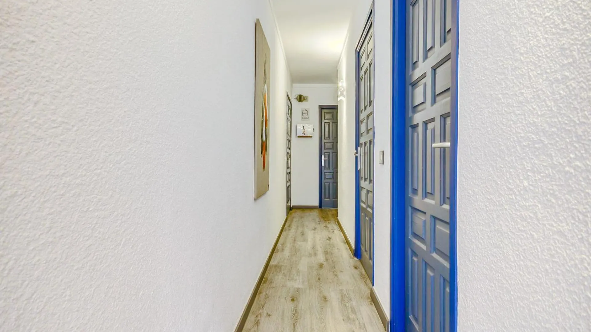 Apartment In Roses By The Beach 0*,