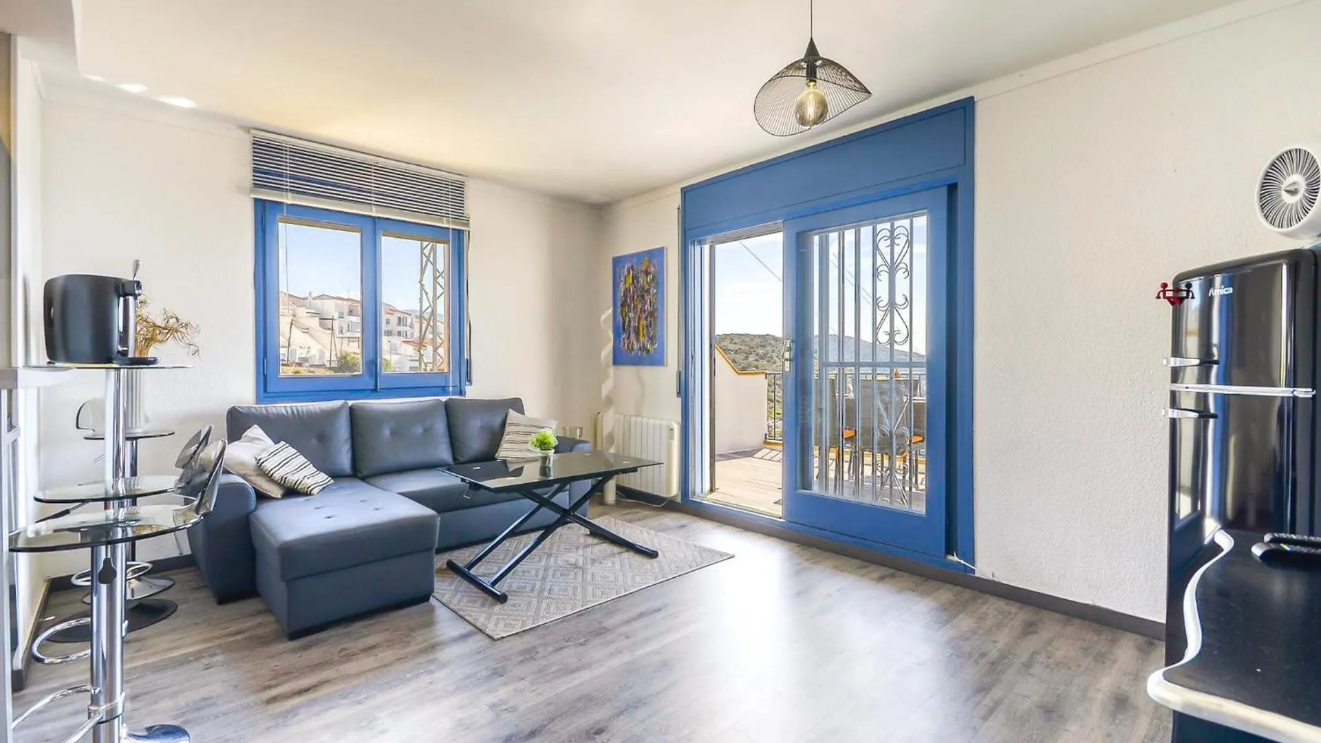 Apartment In Roses By The Beach